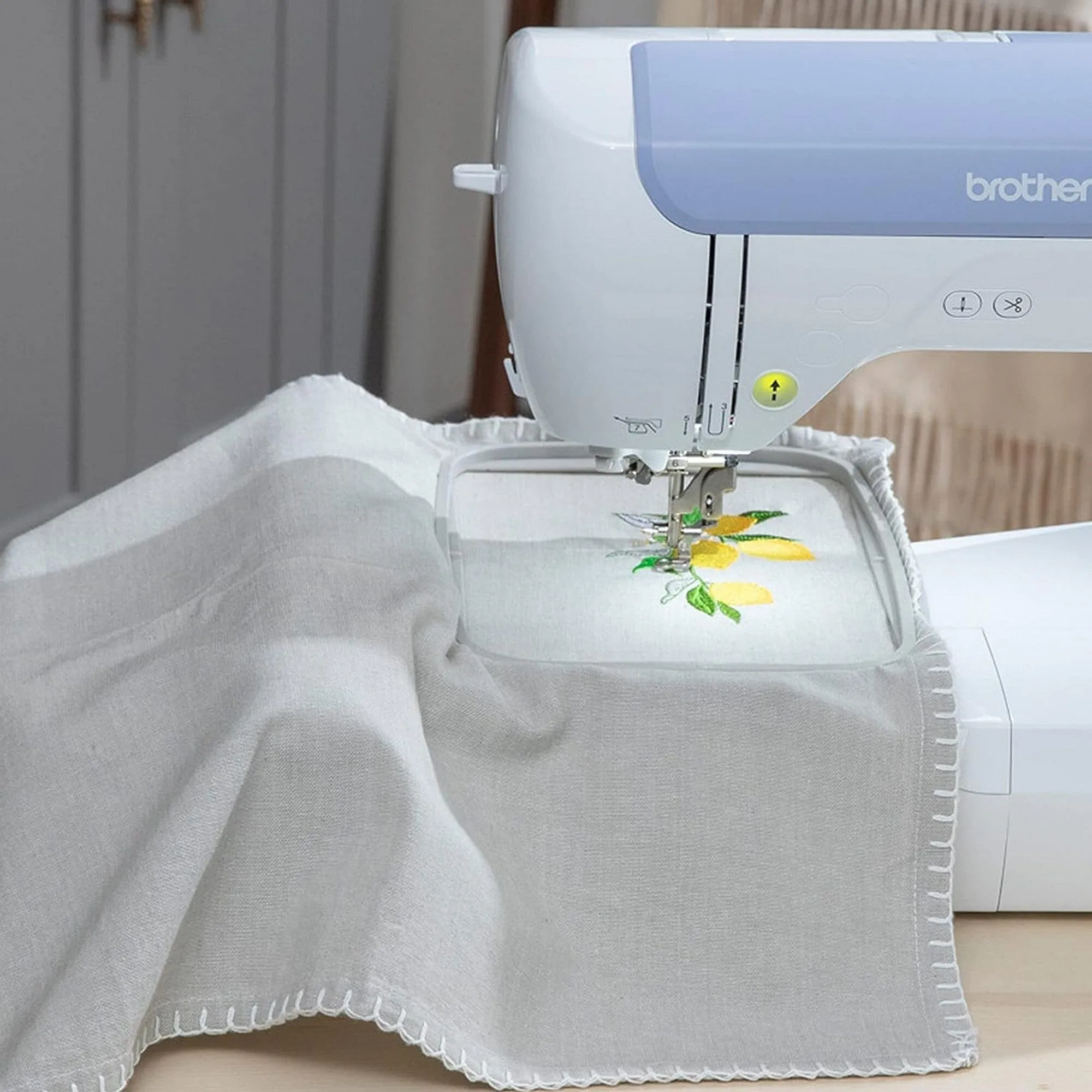 Brother PE900 5" x 7" Embroidery Machine w/ Embroidery & Digitizing Bundle