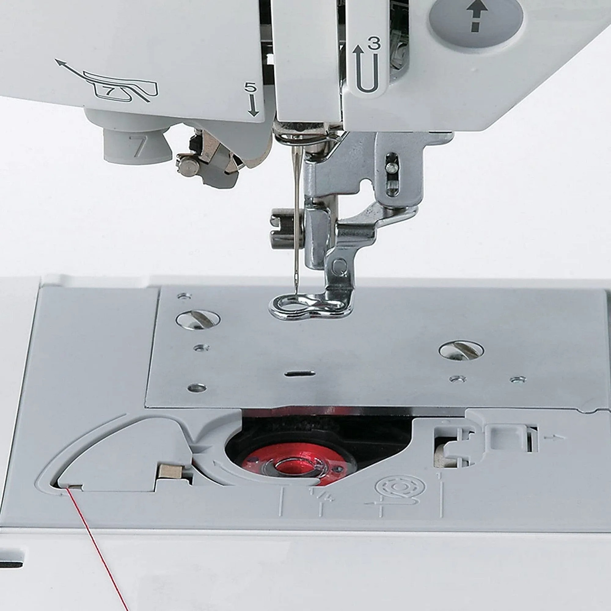 Brother PE900 5" x 7" Embroidery Machine w/ Embroidery & Digitizing Bundle
