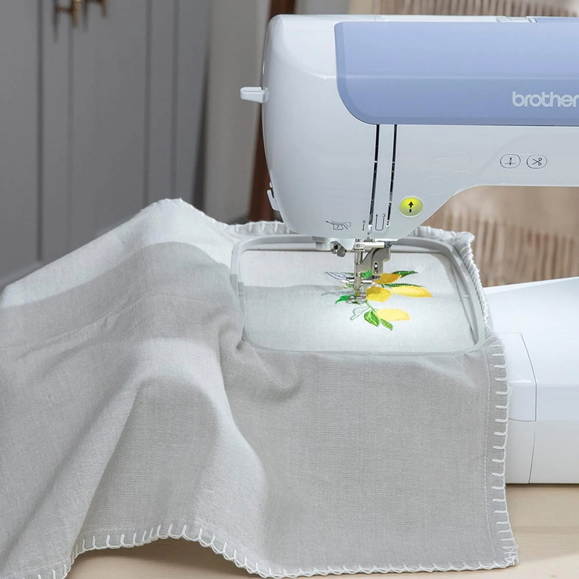 Brother PE900 5" x 7" Embroidery Machine w/ Embroidery Kit & Thread Bundle
