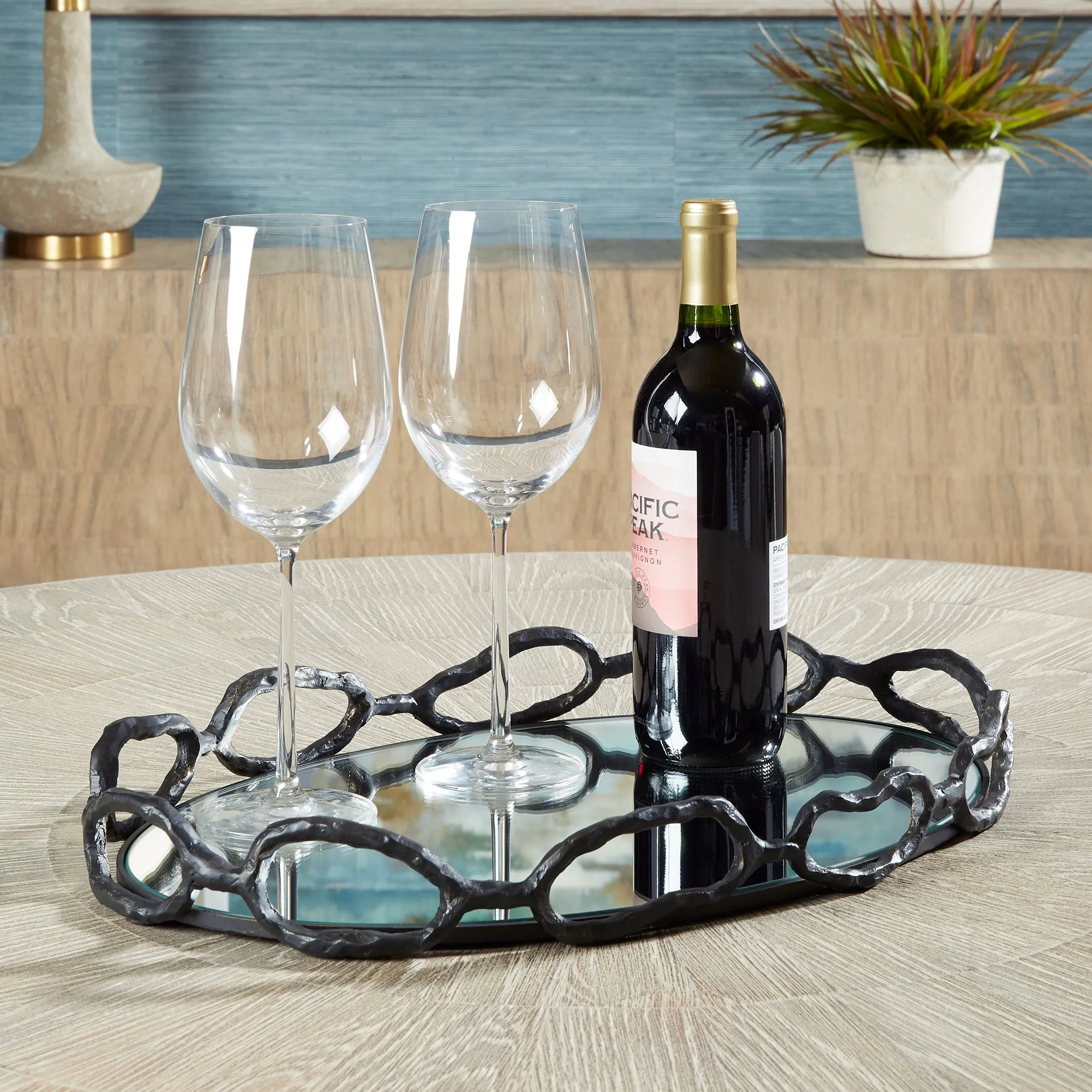 Cable Black Chain Tray