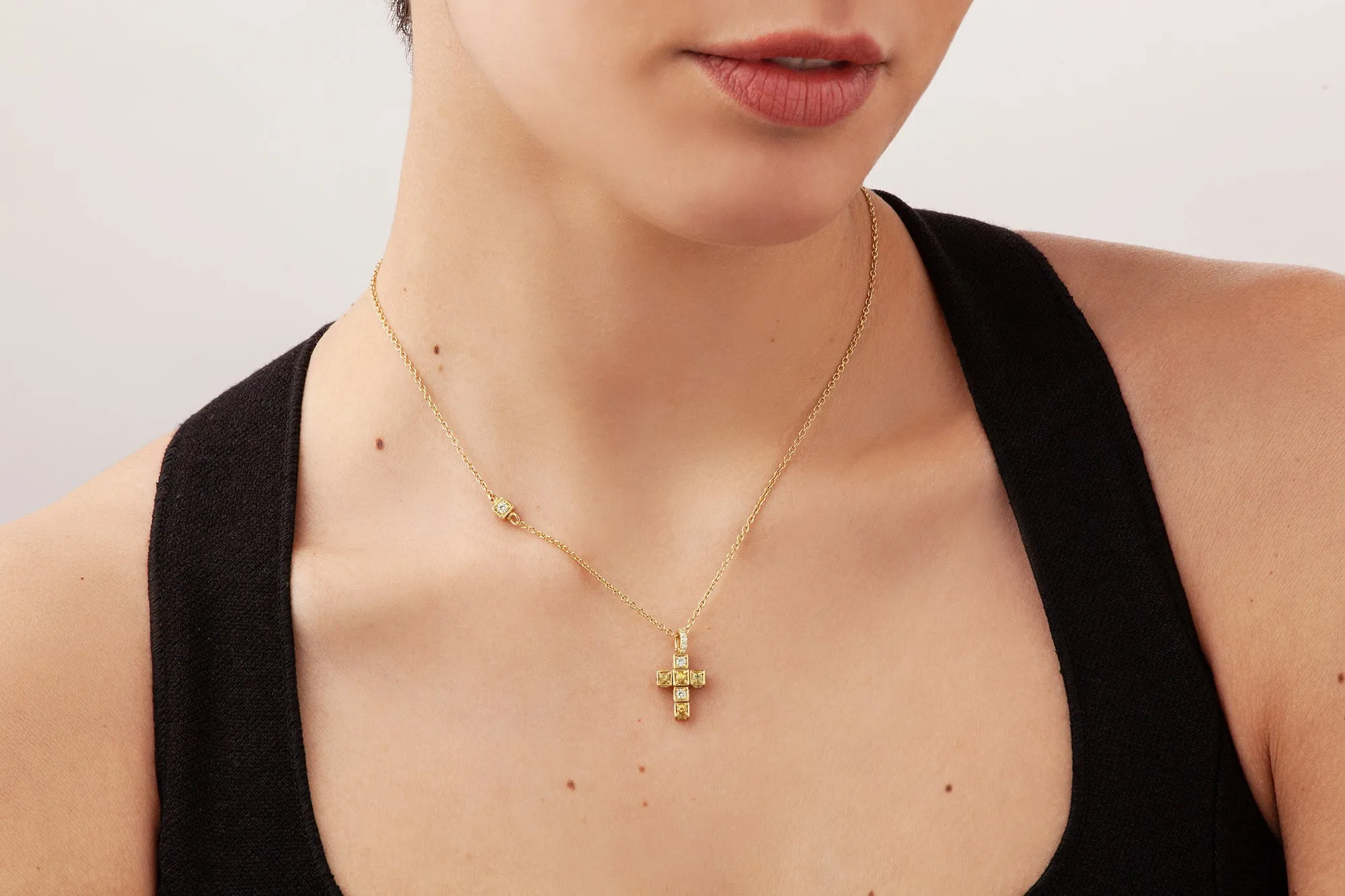 FARO CROSS PENDANT
