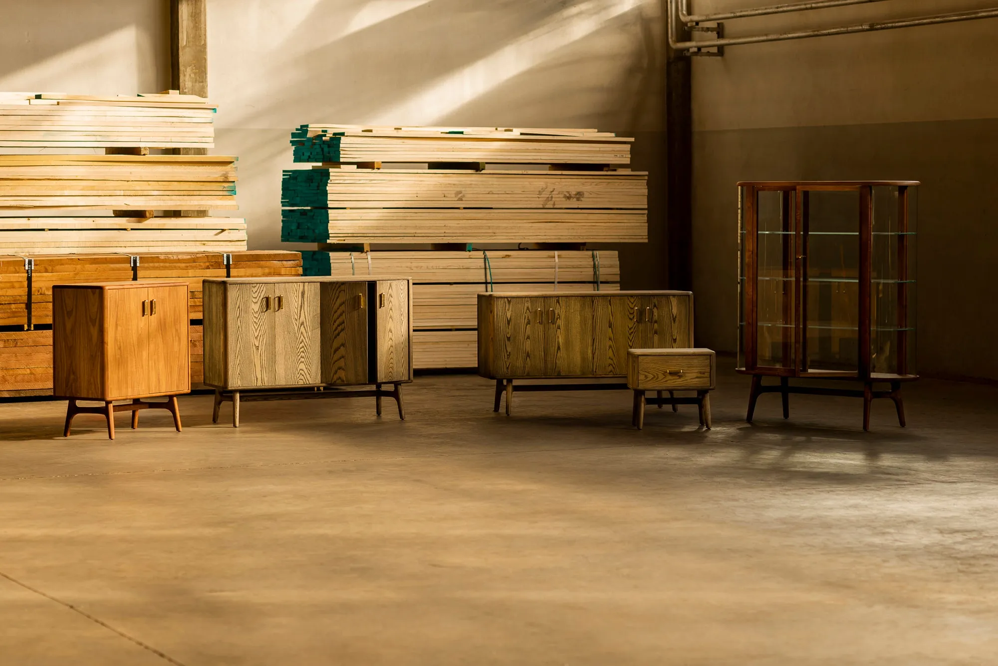 SOLO TALL 4-DOOR CABINET